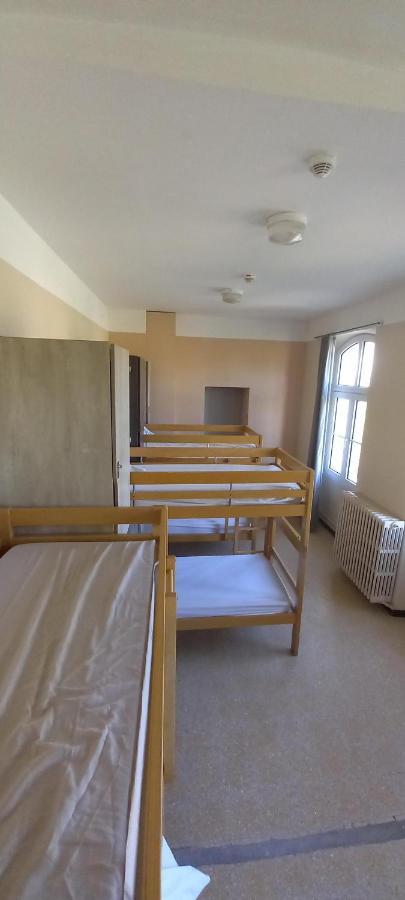 Auberge De Jeunesse Hi Marseille Bois-Luzy Esterno foto