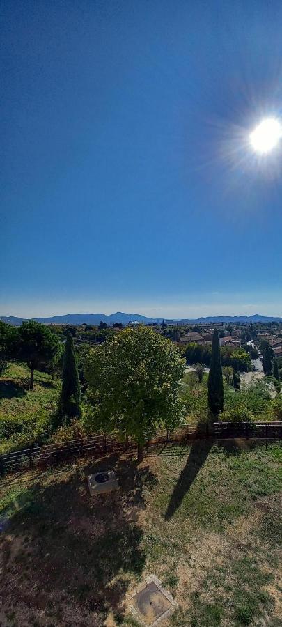 Auberge De Jeunesse Hi Marseille Bois-Luzy Esterno foto